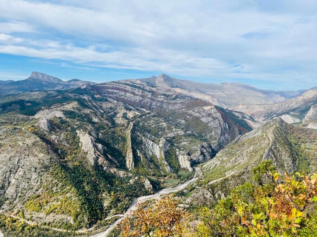 Les Glycines, Charmant Studio Au Calme Dans Batisse De Maitre Proche Du Centre Ville Parking Gratuit Digne-les-Bains ภายนอก รูปภาพ