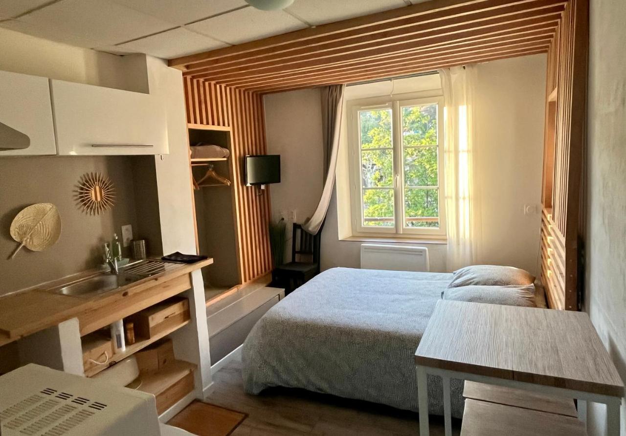 Les Glycines, Charmant Studio Au Calme Dans Batisse De Maitre Proche Du Centre Ville Parking Gratuit Digne-les-Bains ภายนอก รูปภาพ